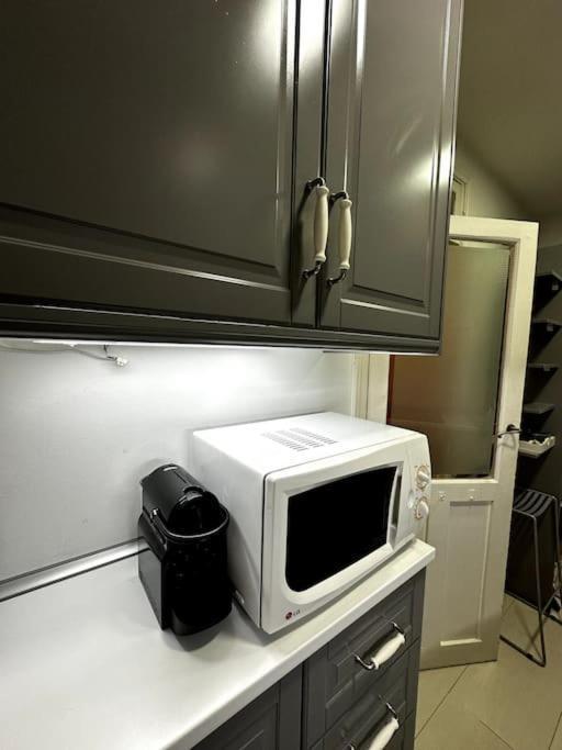 Ferienwohnung Apartamento Con Parking En Centro De Madrid-Chamberi Exterior foto